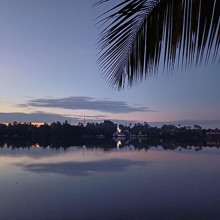 Villa River View อลุทกามา ภายนอก รูปภาพ