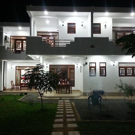 Villa River View อลุทกามา ภายนอก รูปภาพ