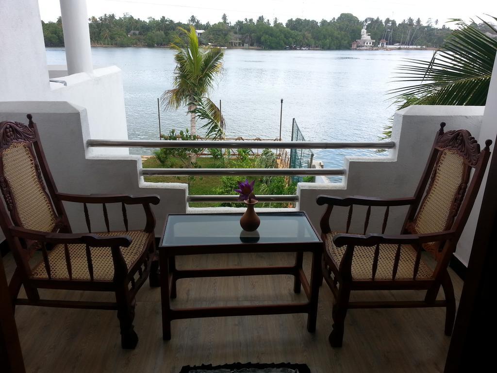Villa River View อลุทกามา ภายนอก รูปภาพ