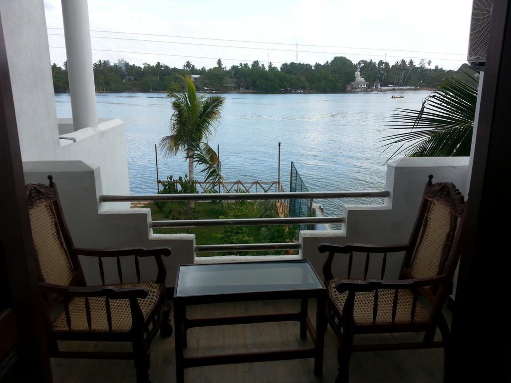 Villa River View อลุทกามา ภายนอก รูปภาพ