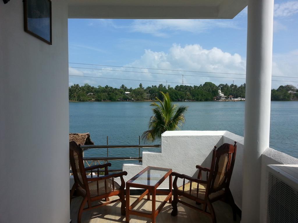 Villa River View อลุทกามา ภายนอก รูปภาพ
