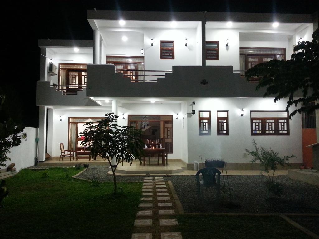 Villa River View อลุทกามา ภายนอก รูปภาพ